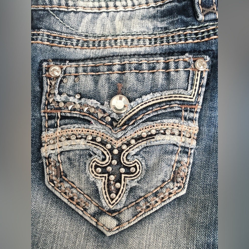 EUC Rock Revival Raven 27 heavily embroidered/embellished jean shorts. - Picture 3 of 13